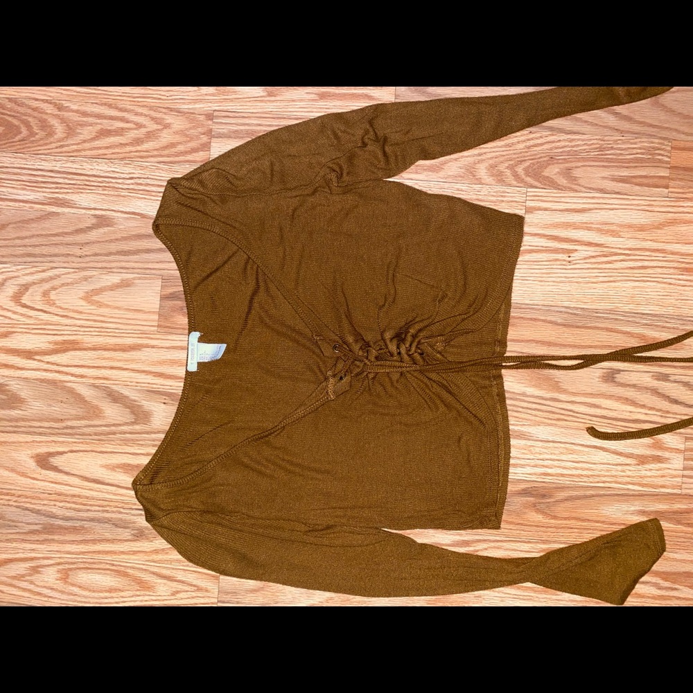 Long sleeve crop top